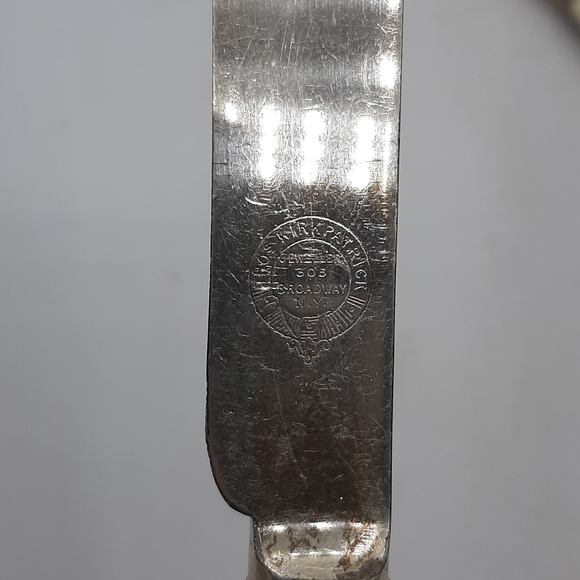 11 Antique Mother of Pearl Handled Dinner Knives Thos Kirkpatrick Jewelery - Picture 4 of 6